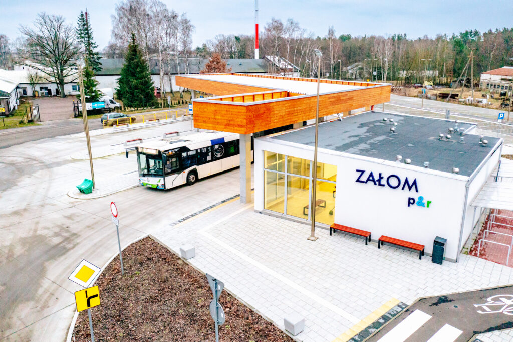 Budowa centrum przesiadkowego w miejscowości Załom wraz z pętlą autobusową