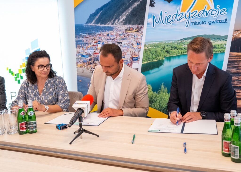 Podpisanie umowy na dofinansowanie rozbudowy kładki spacerowej w Międzyzdrojach