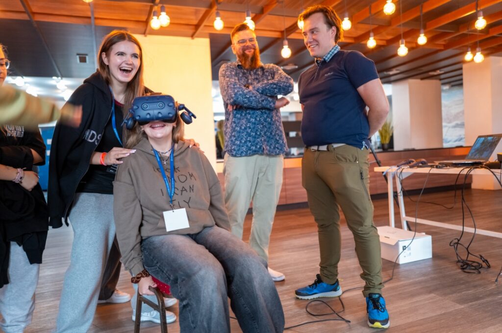 Młodzież z Pomorza Zachodniego bierze udział w obozie edukacyjnym „Zawodowy Summer Camp” w Międzyzdrojach