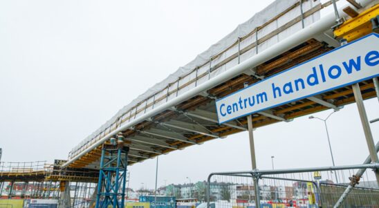 Szybciej, wygodniej, bezpieczniej. Kładka nad ul. Struga w Szczecinie z unijnym wsparciem