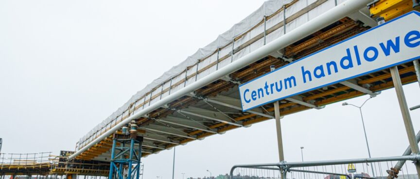 Szybciej, wygodniej, bezpieczniej. Kładka nad ul. Struga w Szczecinie z unijnym wsparciem