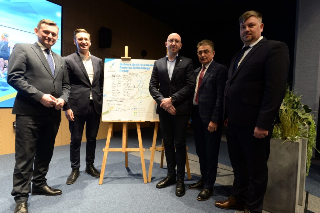 Podpisanie listów intencyjnych w sprawie rozwoju sieci tras rowerowych na Pomorzu Zachodnim
