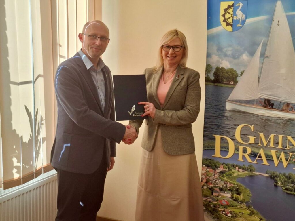 Burmistrz Drawna Wojciech Wiśniowski i wicemarszałkini Anna Bańkowska