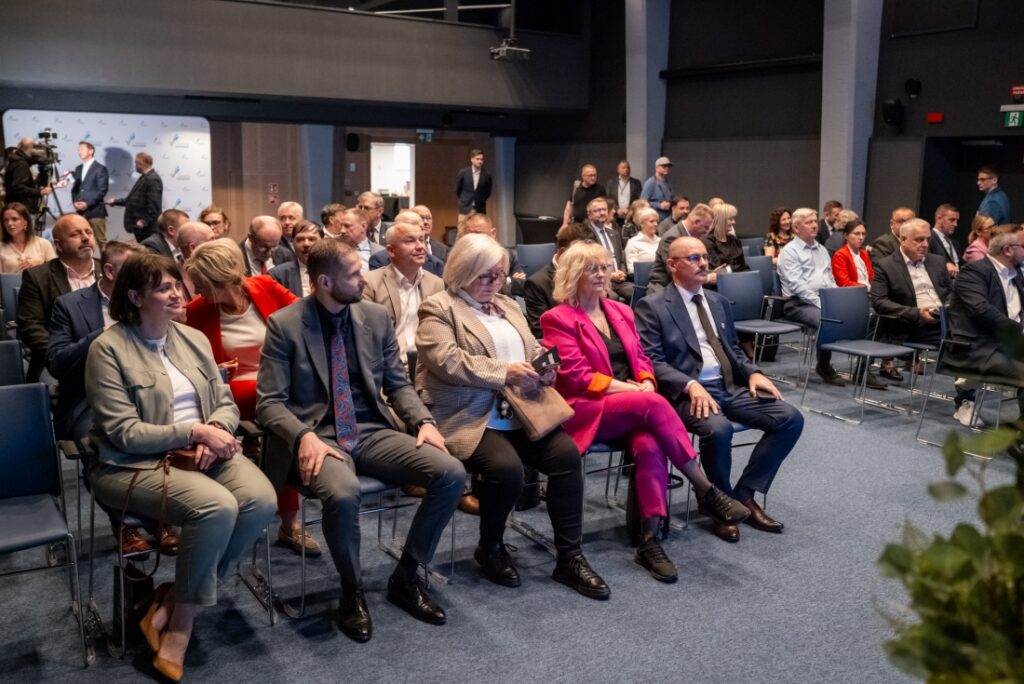 Podpisanie umowy z władzami wszystkich powiatów i miast na prawach powiatu na wdrożenie Regionalnej Infrastruktury Informacji Przestrzennej Województwa Zachodniopomorskiego, Szczecin w dniu 15.04.2025