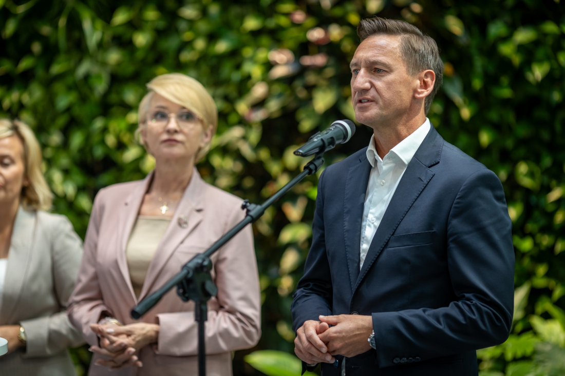 Marszałek Województwa Zachodniopomorskiego Olgierd Geblewicz i Prezydent Miasta Kołobrzeg Anna Mieczkowska ...