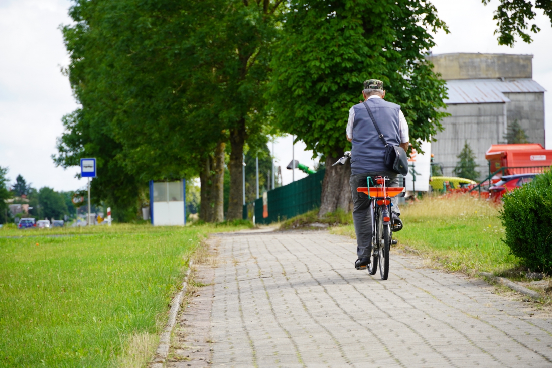 Nowa będzie nie tylko nawierzchnia drogi rowerowej. Powstaną także miejsca do odpoczynku i zjazdy....
