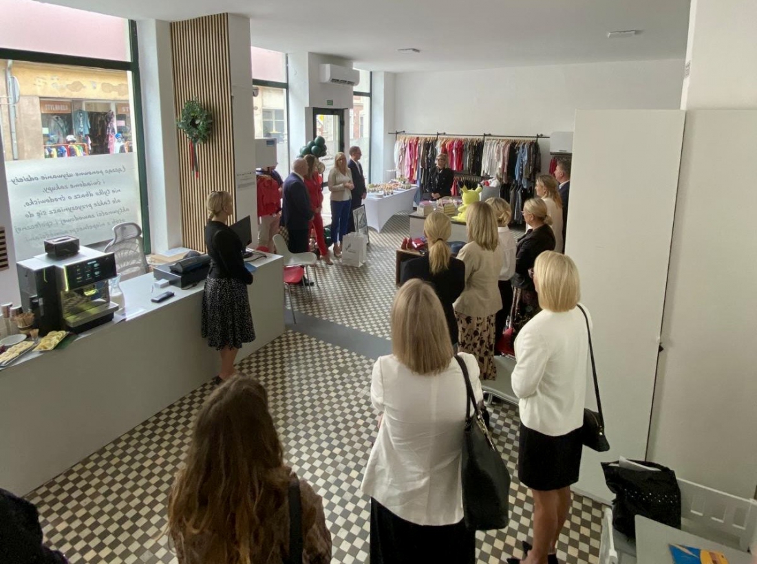 Oficjalne otwarcie sklepu z udziałem Wicemarszałkini Województwa Zachodniopomorskiego Anny Bańkowskiej...