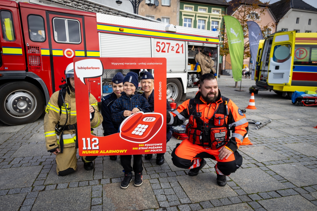Podczas festynu zaprezentowały się policja, straż pożarna i pogotowie ratunkowe...