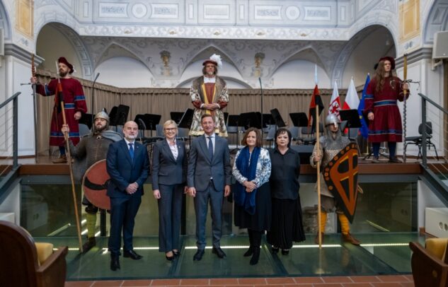 Zamek. Nowa historia. Wielkie Otwarcie