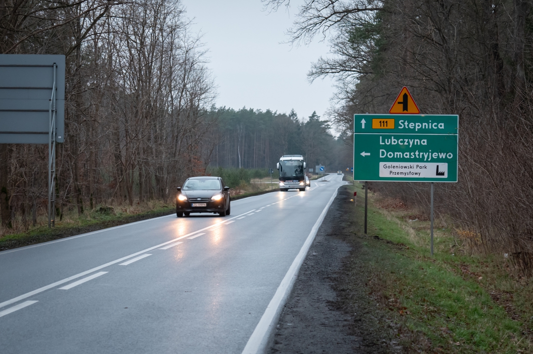 Wzdłuż drogi wojewódzkiej nr 111 powstanie trasa rowerowa, która połączy Goleniów i Modrzewie...