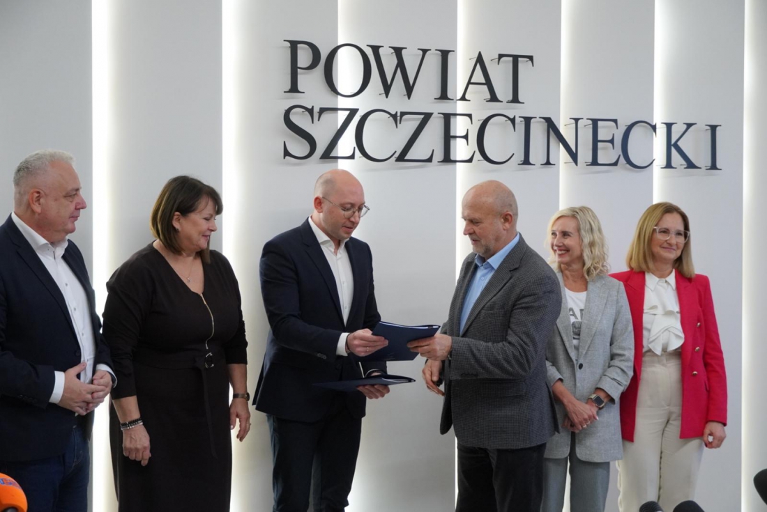 Zawarta pomiędzy Urzędem Marszałkowskim a Powiatem Szczecineckim umowa przewiduje dofinansowanie z funduszy europejskich, które przeznaczone będzie na powstanie Warsztatu Terapii Zajęciowej w Bornem Sulinowie....