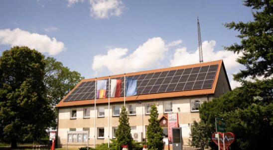 Termomodernizacja Urzędu Gminy w Warnicach. Ponad 800 tys. zł na inwestycję z funduszy europejskich