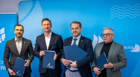 Fundusze europejskie na inwestycje w lepszą komunikację i transport. Prawie 22 mln zł trafiło do powiatu polickiego