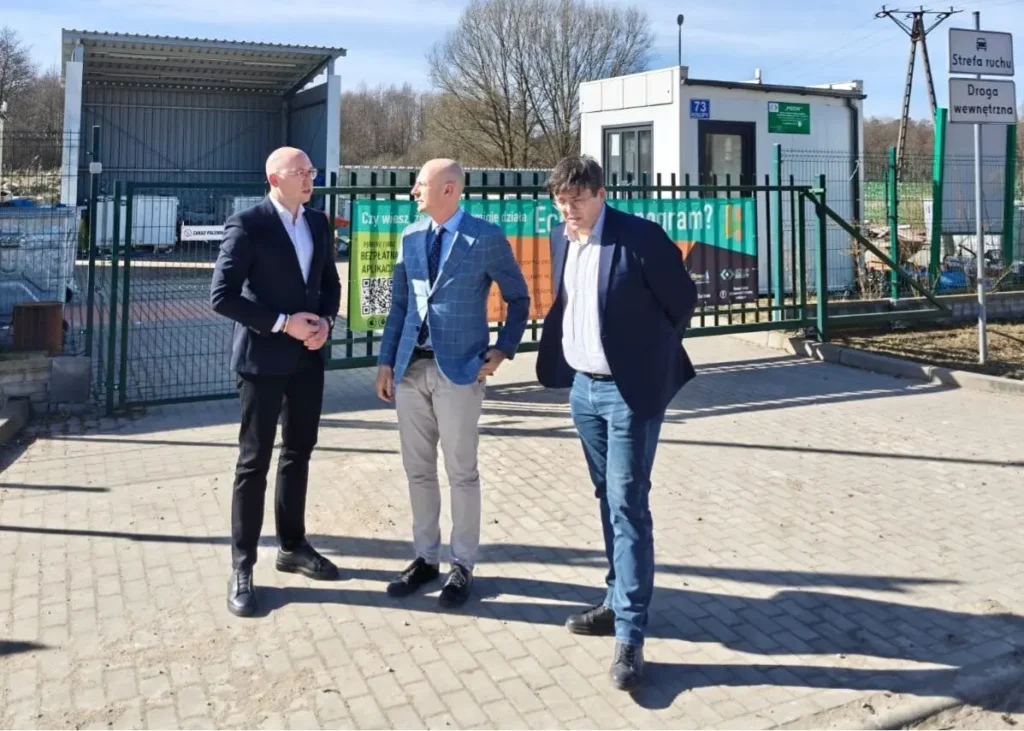 wicemarszałek Jakub Kowalik oraz wójt Radosław Głażewski