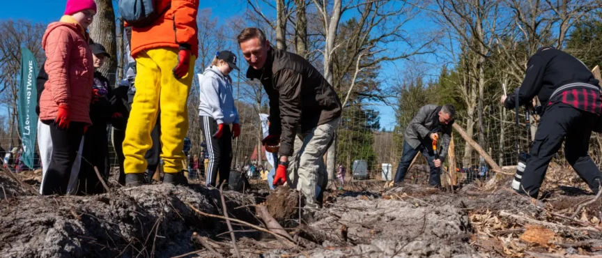 Zielone Pomorze Zachodnie sadzi lasy! Świetne lekcje przyrody w terenie