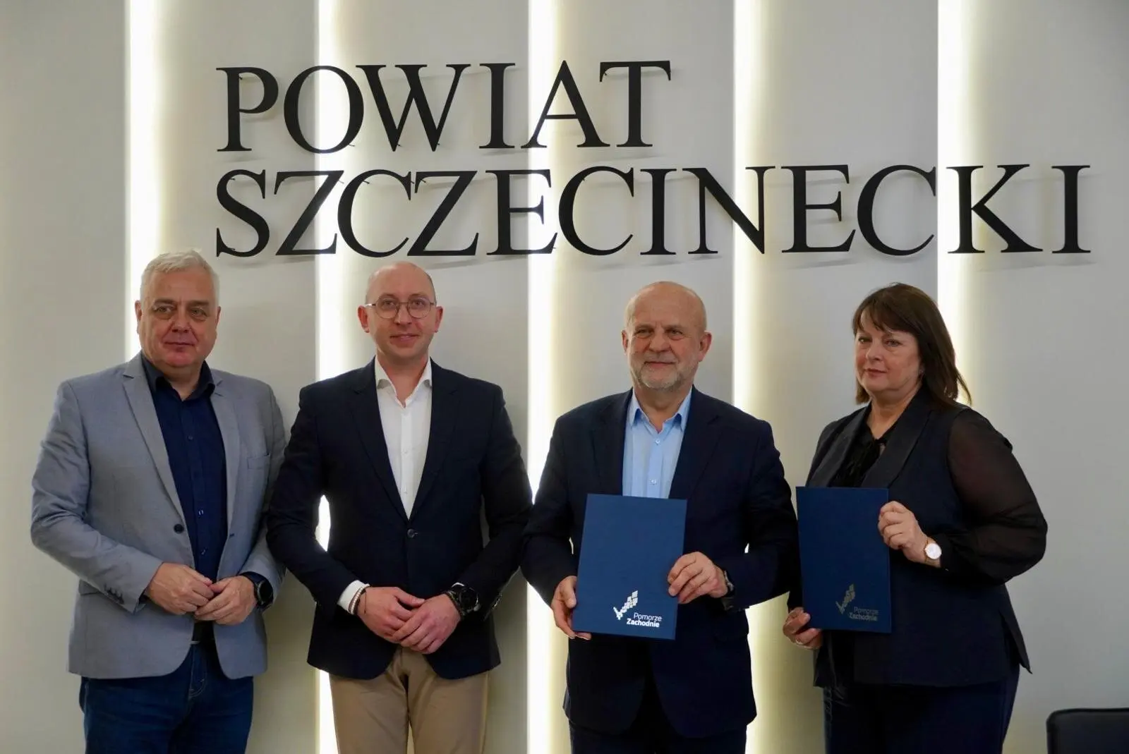 Wicemarszałek Jakub Kowalik z wizytą w Szczecinku. Wsparcie na korty tenisowe i drogę rowerową