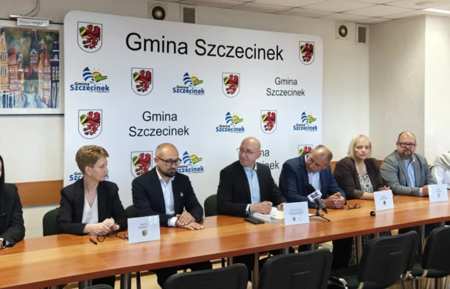  2,8 mln zł na inwestycje w powiecie szczecineckim. Wicemarszałek Jakub Kowalik podpisał umowy