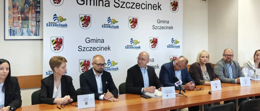 2,8 mln zł na inwestycje w powiecie szczecineckim. Wicemarszałek Jakub Kowalik podpisał umowy