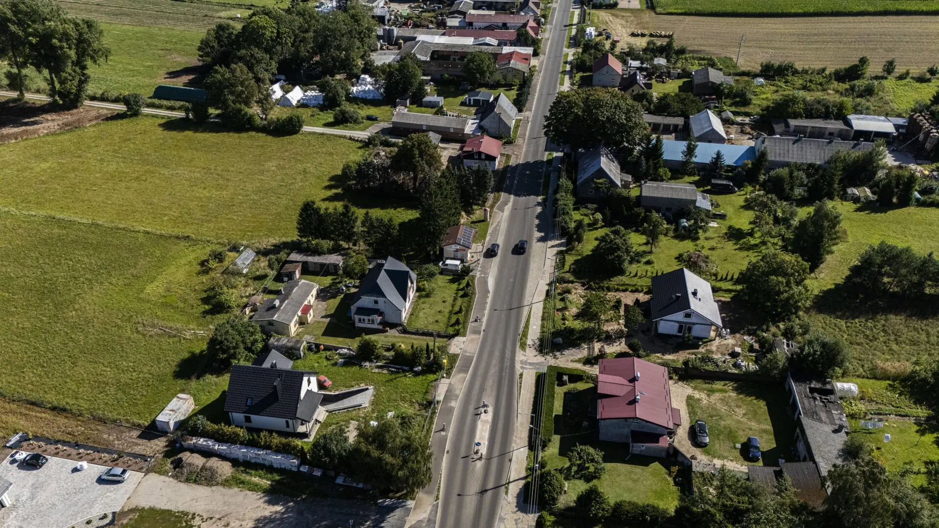 Kończy się przebudowa ostatniego wymagającego gruntownej modernizacji odcinka drogi wojewódzkiej nr 102 między Trzebiatowem a Kołobrzegiem. Inwestycja realizowana przez Zachodniopomorski Zarząd Dróg Wojewódzkich w Koszalinie jest kolejnym etapem trwającej od kilkunastu lat modernizacji jednej z najważniejszych tras Pomorza Zachodniego, na którą wydano łącznie niemal 417 mln zł...