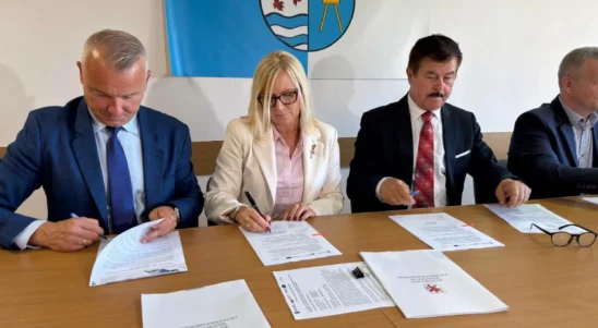 Udogodnienia dla pieszych i rowerzystów przy drodze w powiecie kołobrzeskim. Będzie też wsparcie UE
