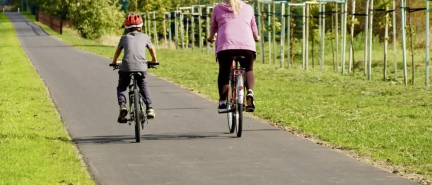 Pomorze Zachodnie i powiat gryfiński na dobrej drodze. Dla rowerzystów i dla kierowców