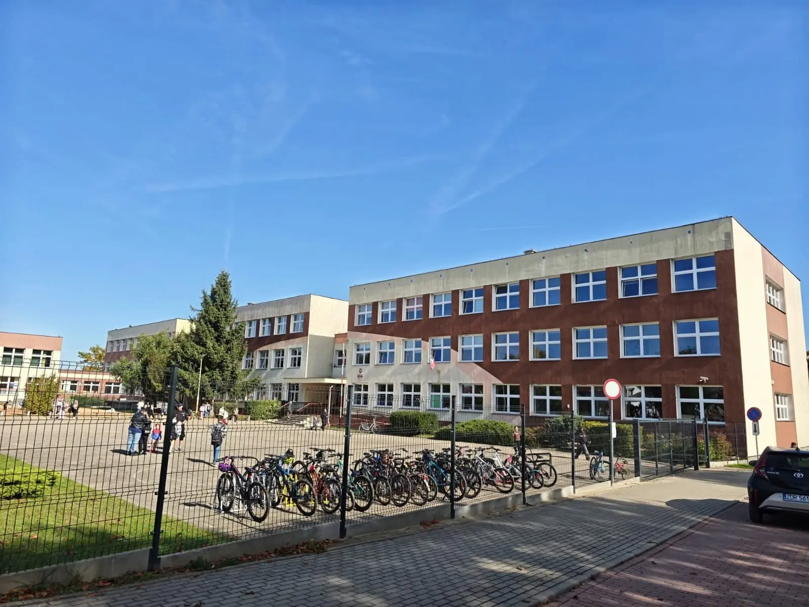 Po zmianach placówka będzie przede wszystkim spełniać wymogi dla uczniów o specjalnych potrzebach edukacyjnych....